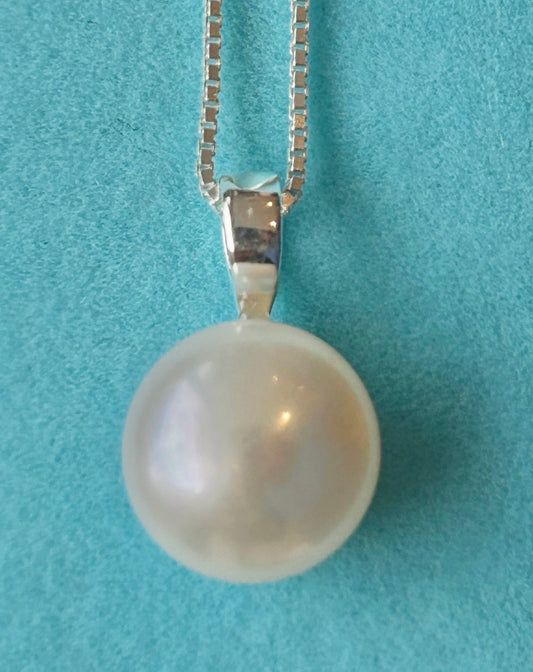 Silver Cabochon Freshwater 10mm Pearl Pendant Necklace