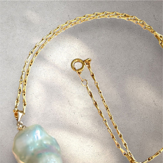 (Keshi Pearl Pendant Necklace – 9ct Gold Plated Sterling Silver Chain