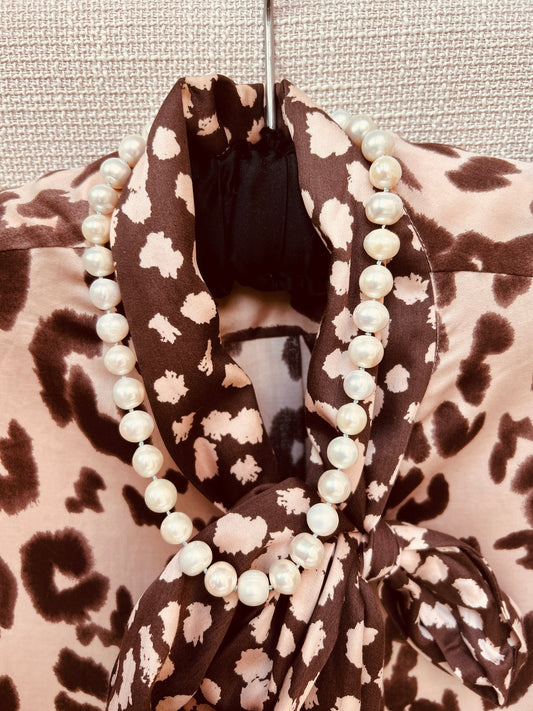 Freshwater Baroque Pearl Necklace – 10mm Pearls, Silk-Knotted, Gold-Plated Magnetic Clasp