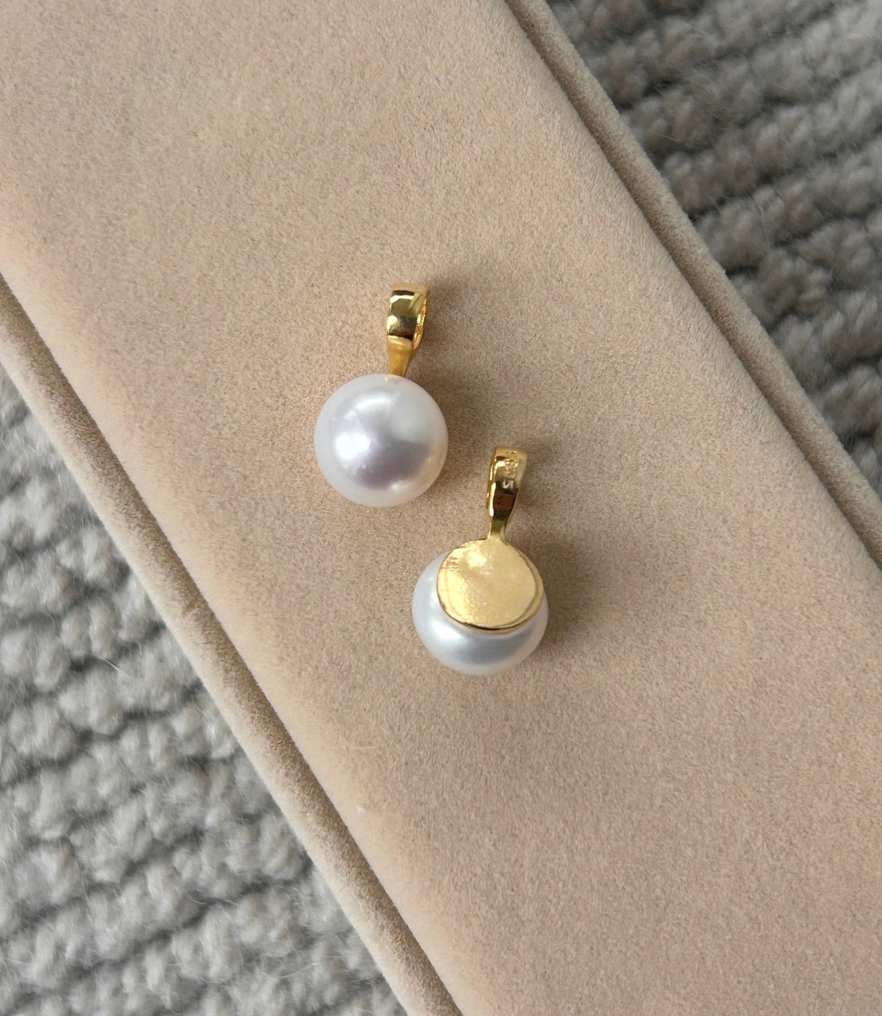 GOLD Cabochon Freshwater Pearl Pendant Necklace