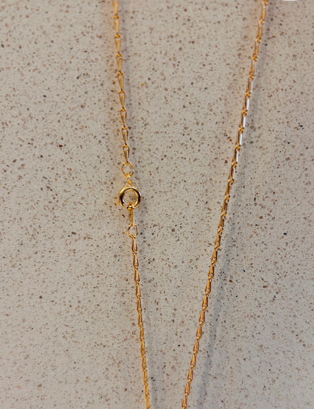 Keshi Pearl Pendant Necklace – 9ct Gold Plated Barleycorn Chain