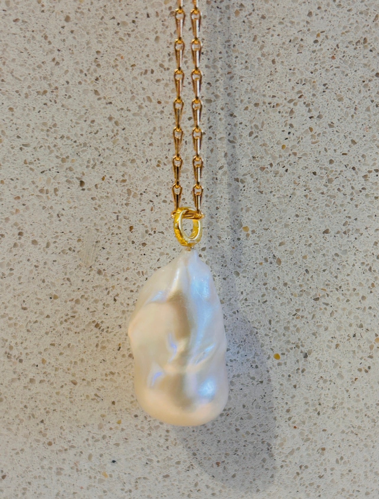 Keshi Pearl Pendant Necklace – 9ct Gold Plated Barleycorn Chain