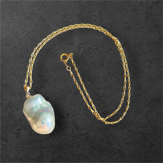 (Keshi Pearl Pendant Necklace – 9ct Gold Plated Sterling Silver Chain