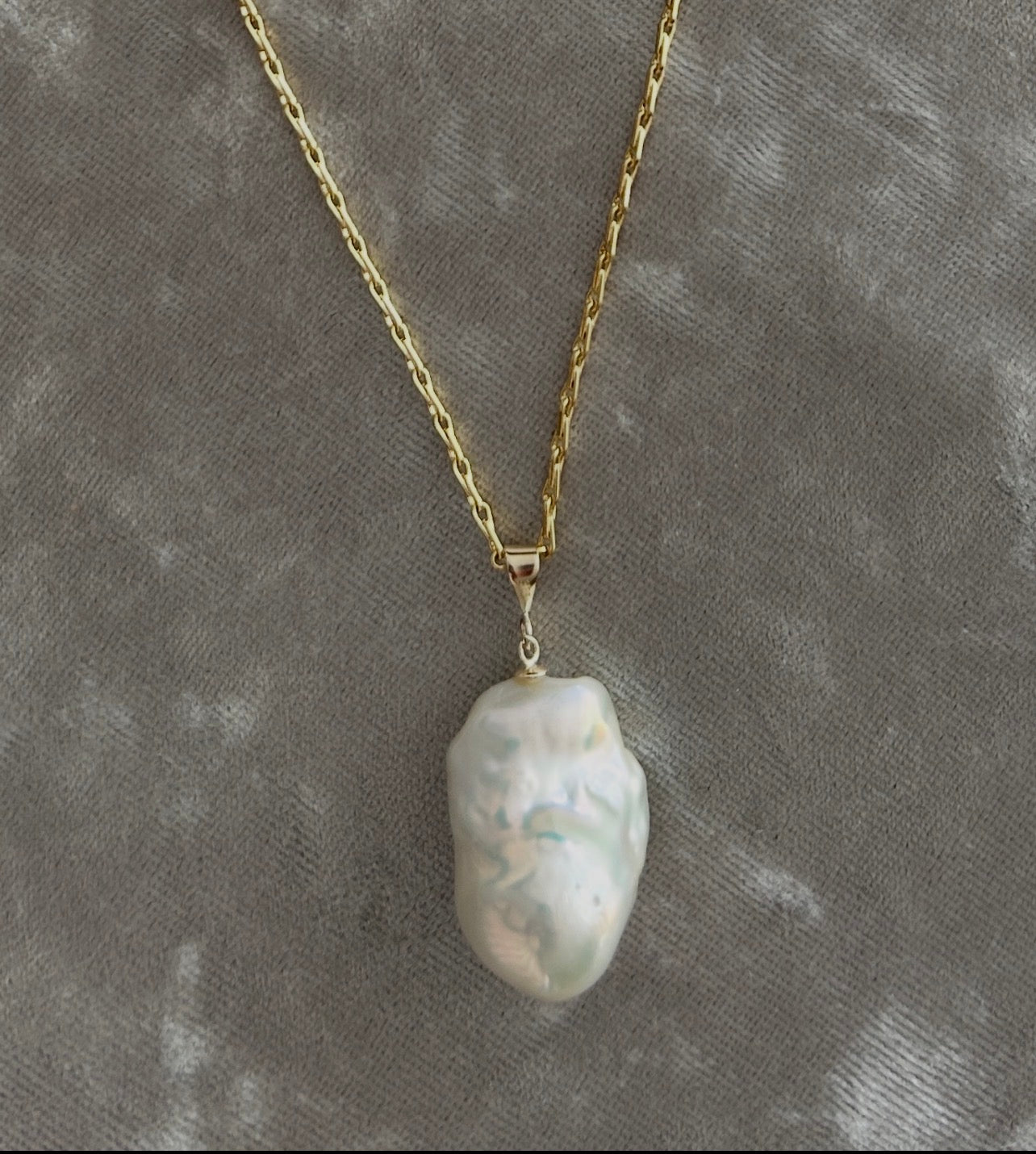 (Keshi Pearl Pendant Necklace – 9ct Gold Plated Sterling Silver Chain